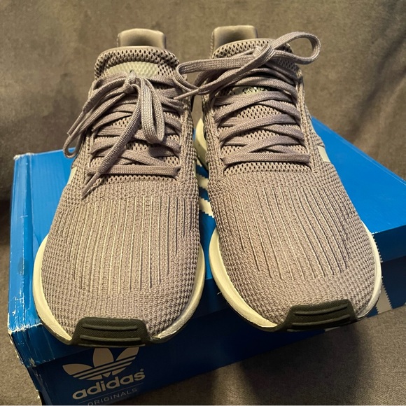 Adidas Swift Run - Picture 3 of 4